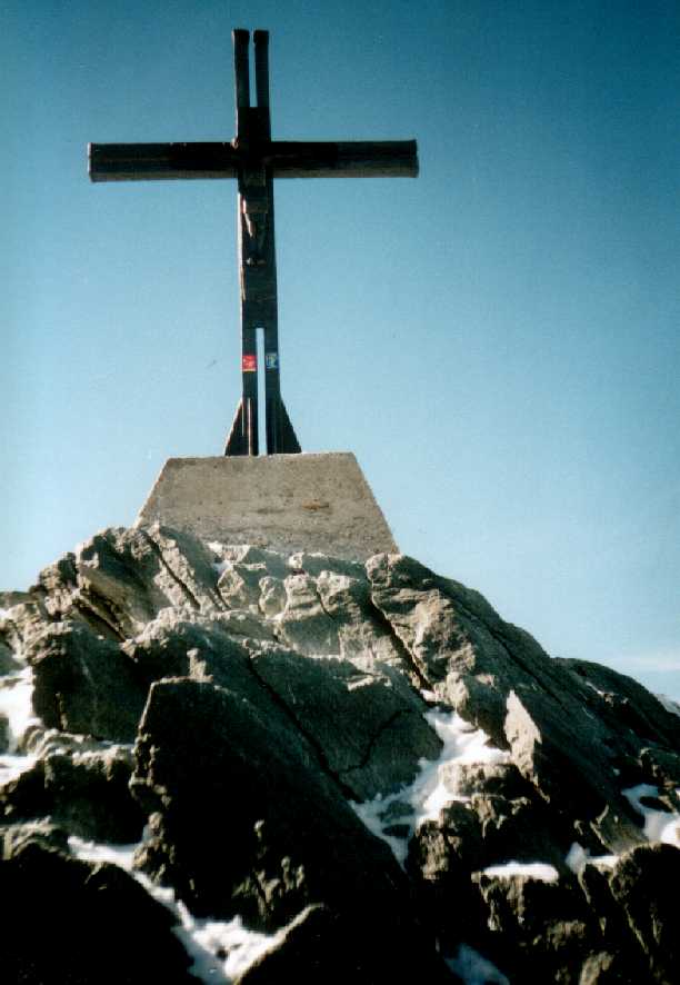 Het kruis. De top van de Allalinhorn is bereikt.